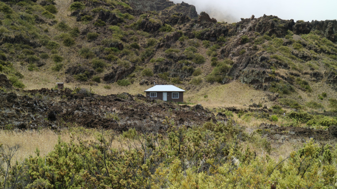 holua cabin haleakala backpacking hiking national park